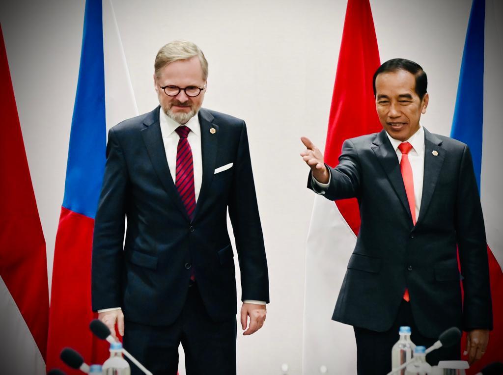 Bilateral Dengan PM Ceko, Presiden Jokowi Dorong Kerja Sama Ekonomi, Pertahanan, dan Indo-Pasifik